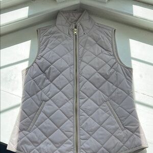 Old Navy Quilted Vest in Light Gray